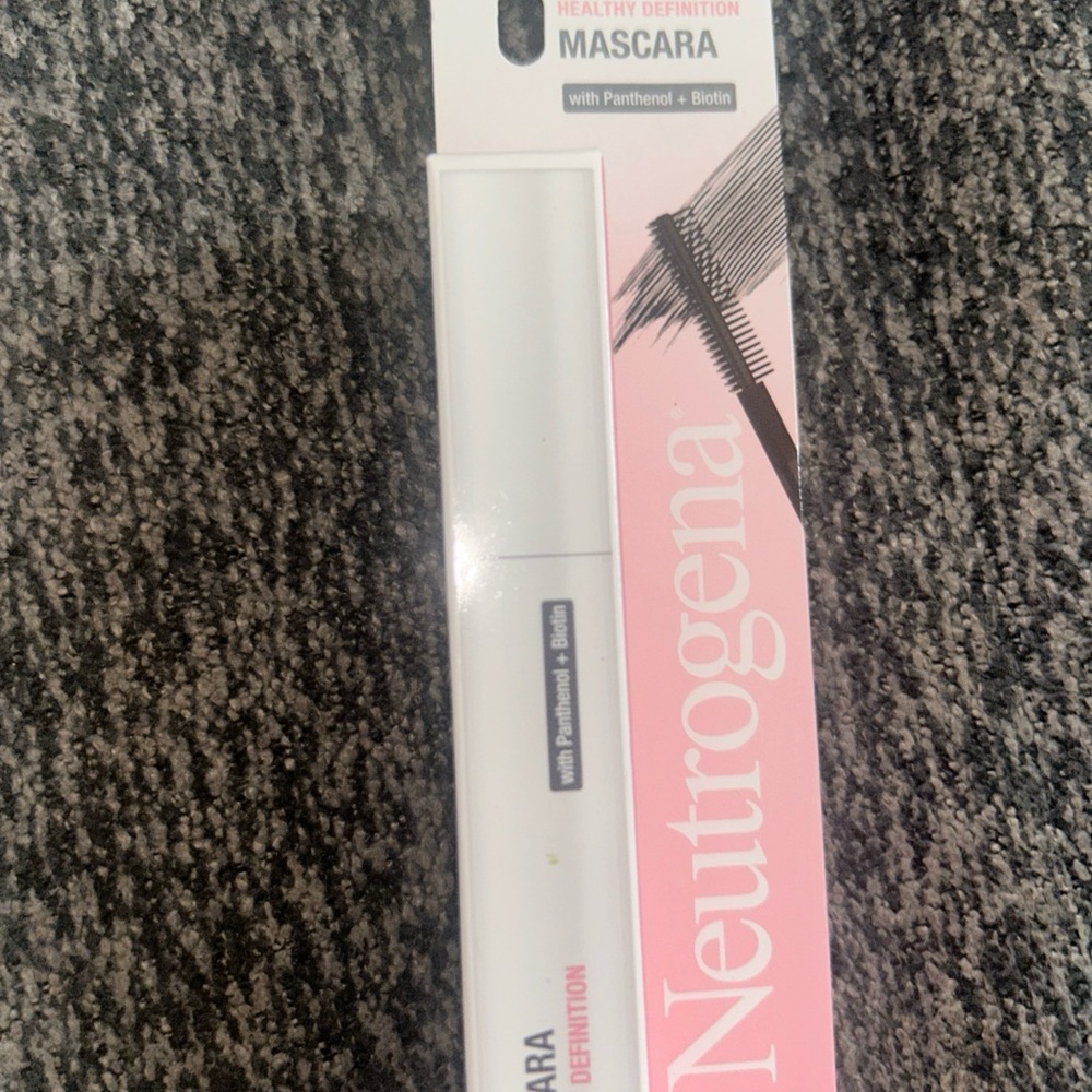 Neutrogena Healthy Definition Mascara Black‎ Brown 0.27 oz Panthenol Biotin